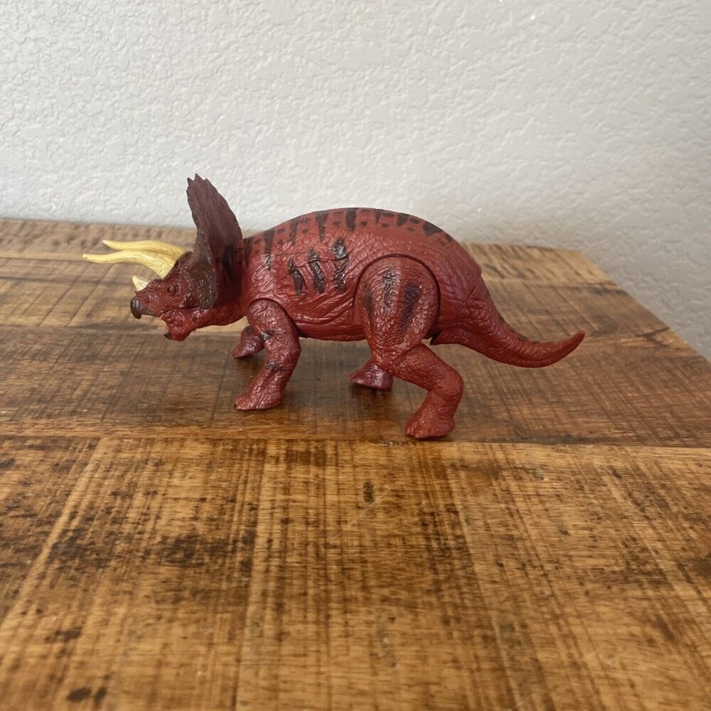 Triceratops Roar And Bite Figure light Up Eyes PVC Toy Dino Red Plastic 9” - Picture 5 of 9